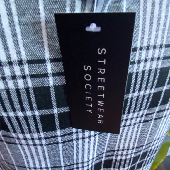 Black and White Plaid Mini Skirt with Attached Belt - Picture 8 of 10